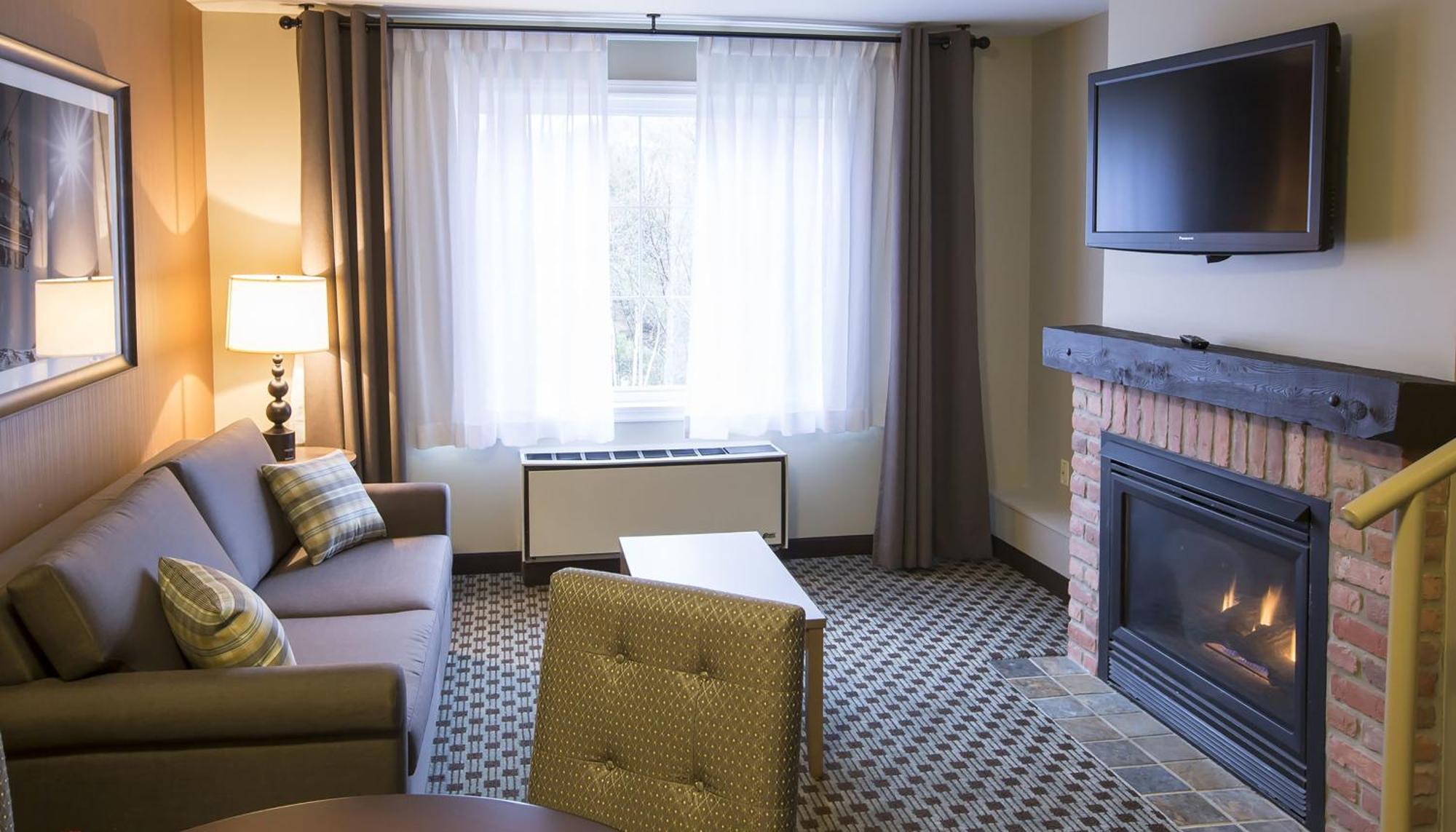 Holiday Inn Express & Suites Tremblant, An Ihg Hotel Mont-Tremblant Esterno foto